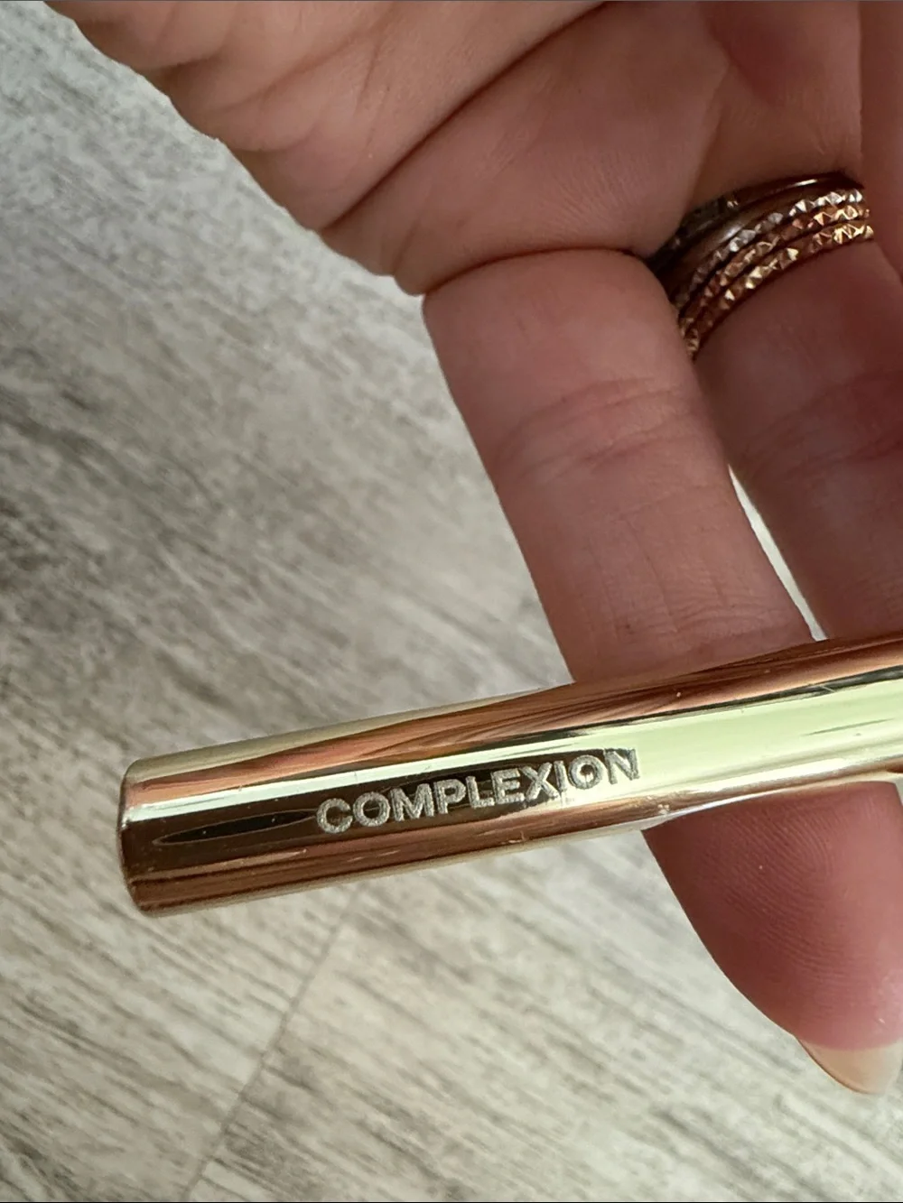 Sarah Cream complexion Brush in Gold — Soft Blending Brush